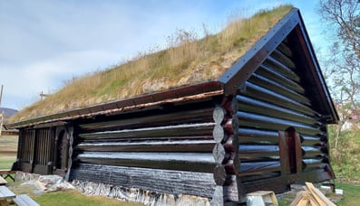 Malermester Meusburger tar traditionellt hantverk till Island